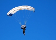 开云平台-掘金对阵骑士，布克贡献制胜表现