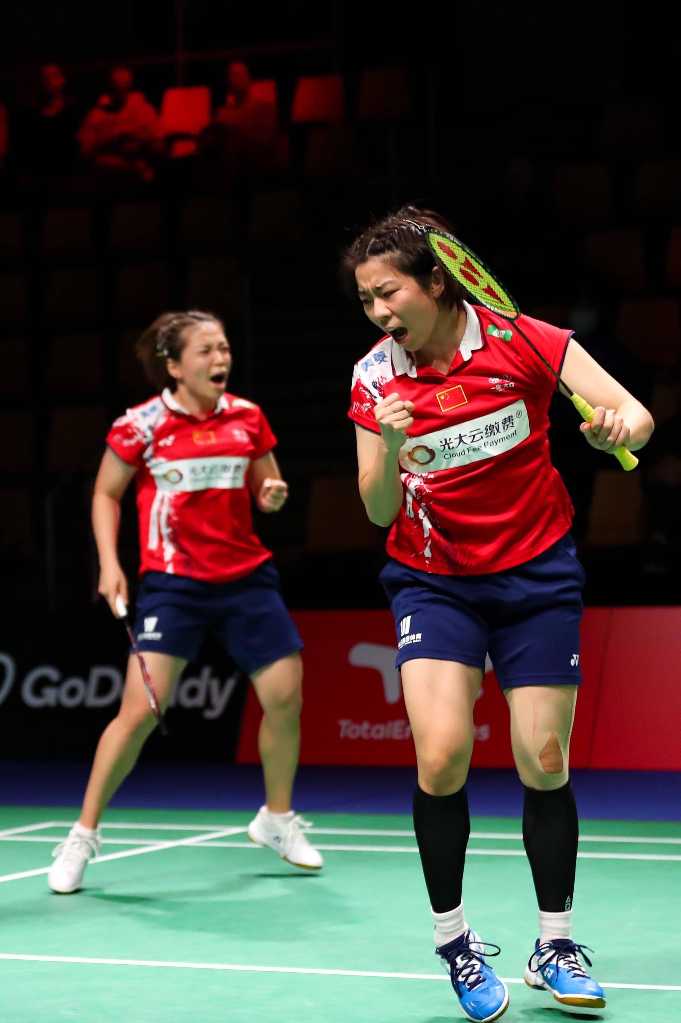 包含中国羽毛球队鏖战丹麦羽毛球队，辛杜送出助攻的词条