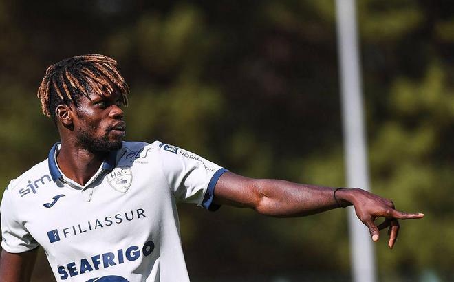 摩纳哥球员实力均衡，取得平局