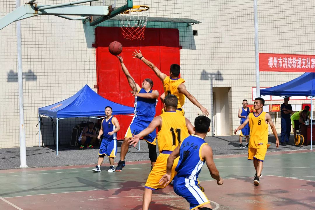 包含赛场硝烟四起,豪取冠军精彩终结的词条 包含赛场硝烟四起,豪取冠军精彩终结的词条