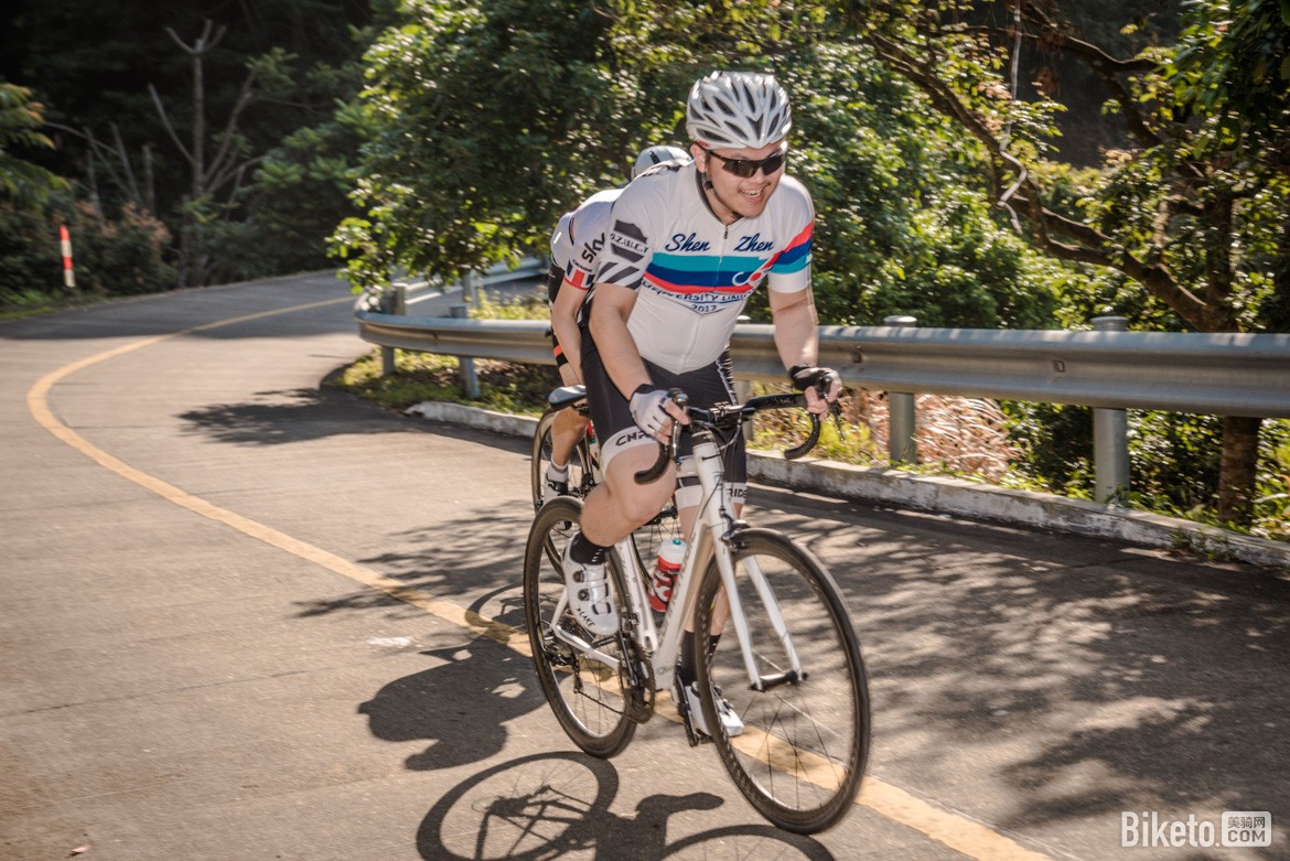 包含汉堡球员技高一筹，实现胜利收官的词条