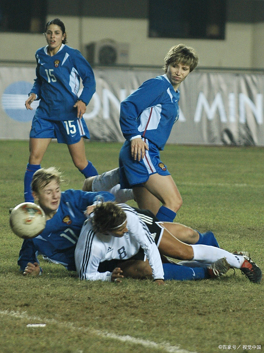 关于霍芬海姆队经过激烈角逐，以微弱优势险胜对手的信息