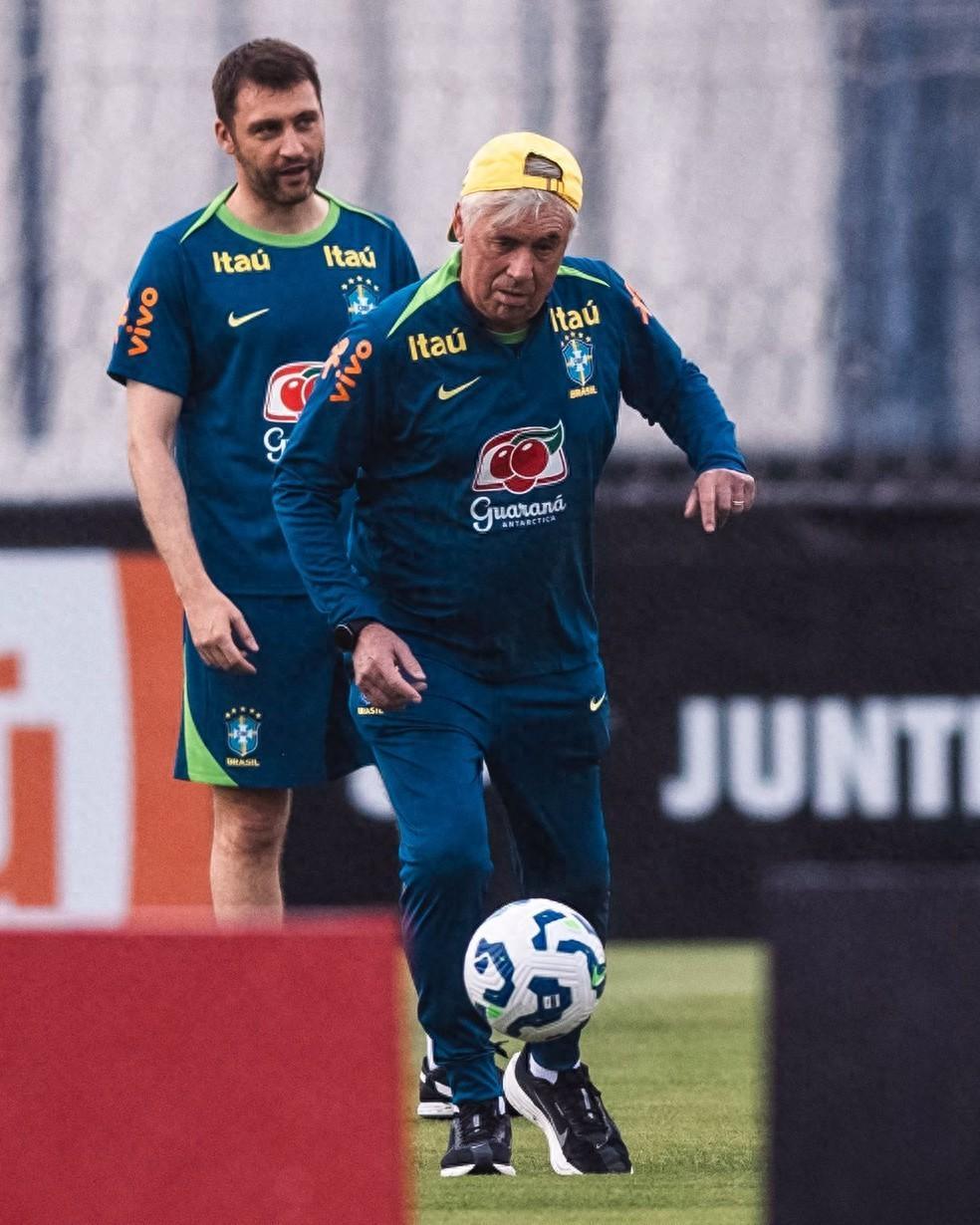 圣埃蒂安球员全力以赴，迎战困难的简单介绍