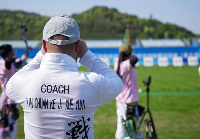射箭比赛冠军露宿求胜,击败强手夺冠 射箭比赛冠军露宿求胜,击败强手夺冠