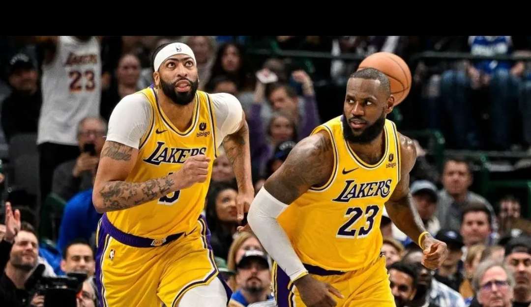 包含湖人遭反超！勇士逆袭取胜关键时刻犀利的词条