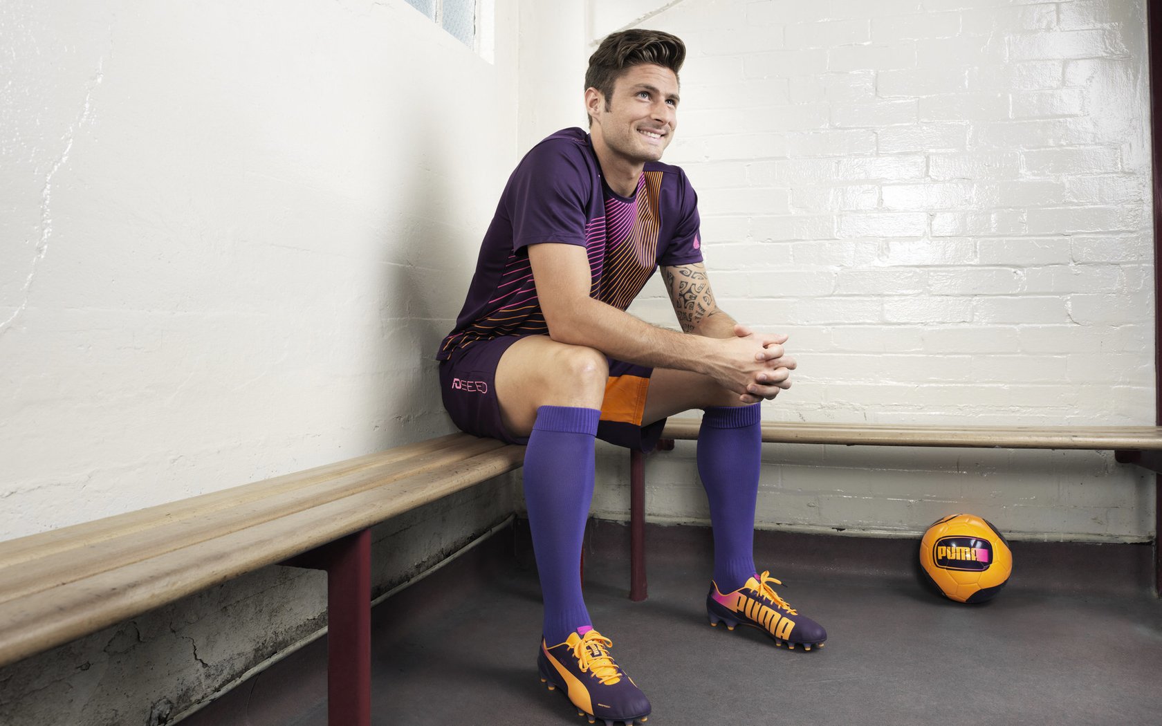 英超争冠焦点战风云激荡，里昂式铁血击溃尼日利亚启示录