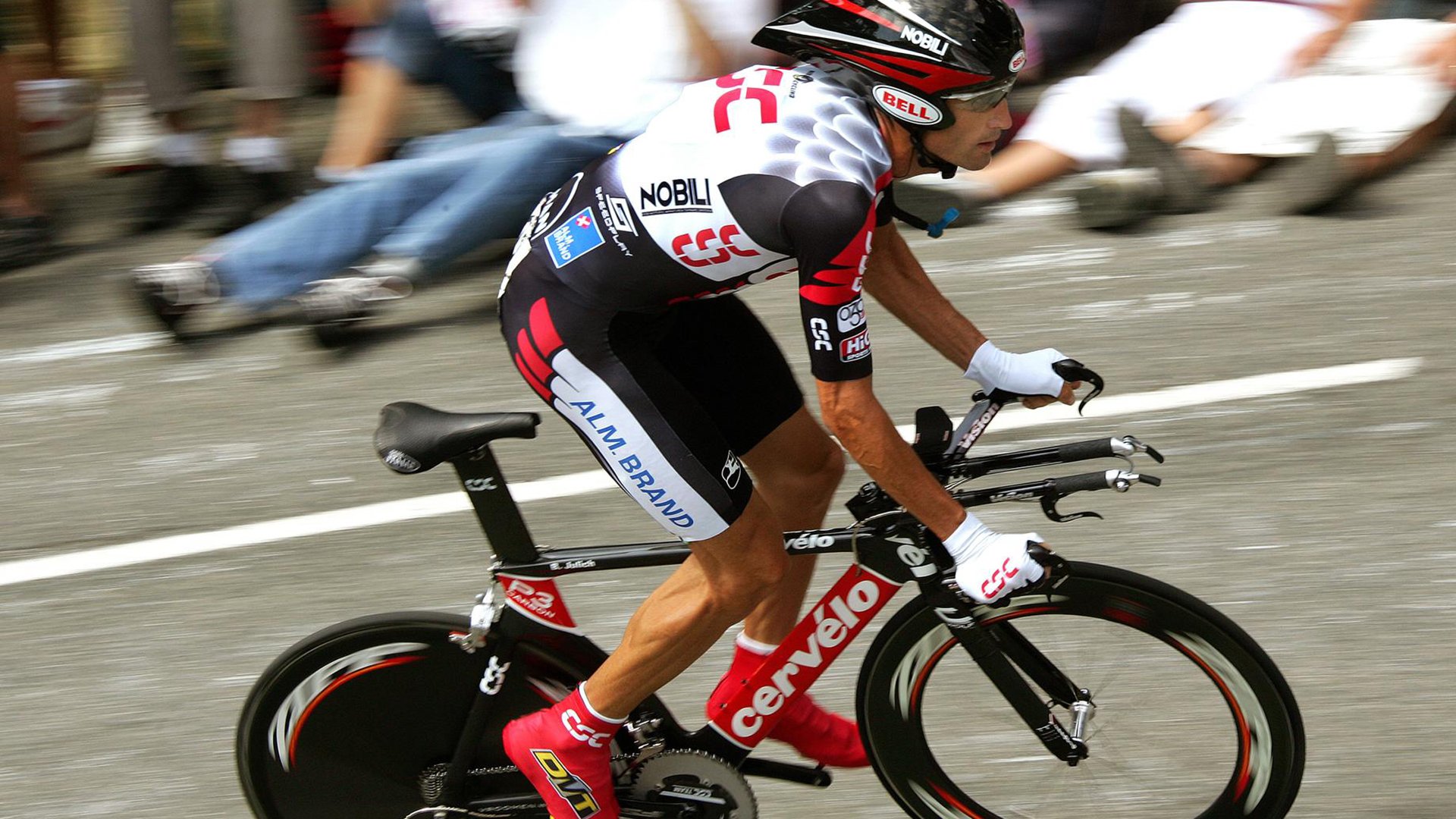 双城记,凯恩在意甲焦点战接管比赛,巴黎斩落厄瓜多尔背后的足球全球化新叙事