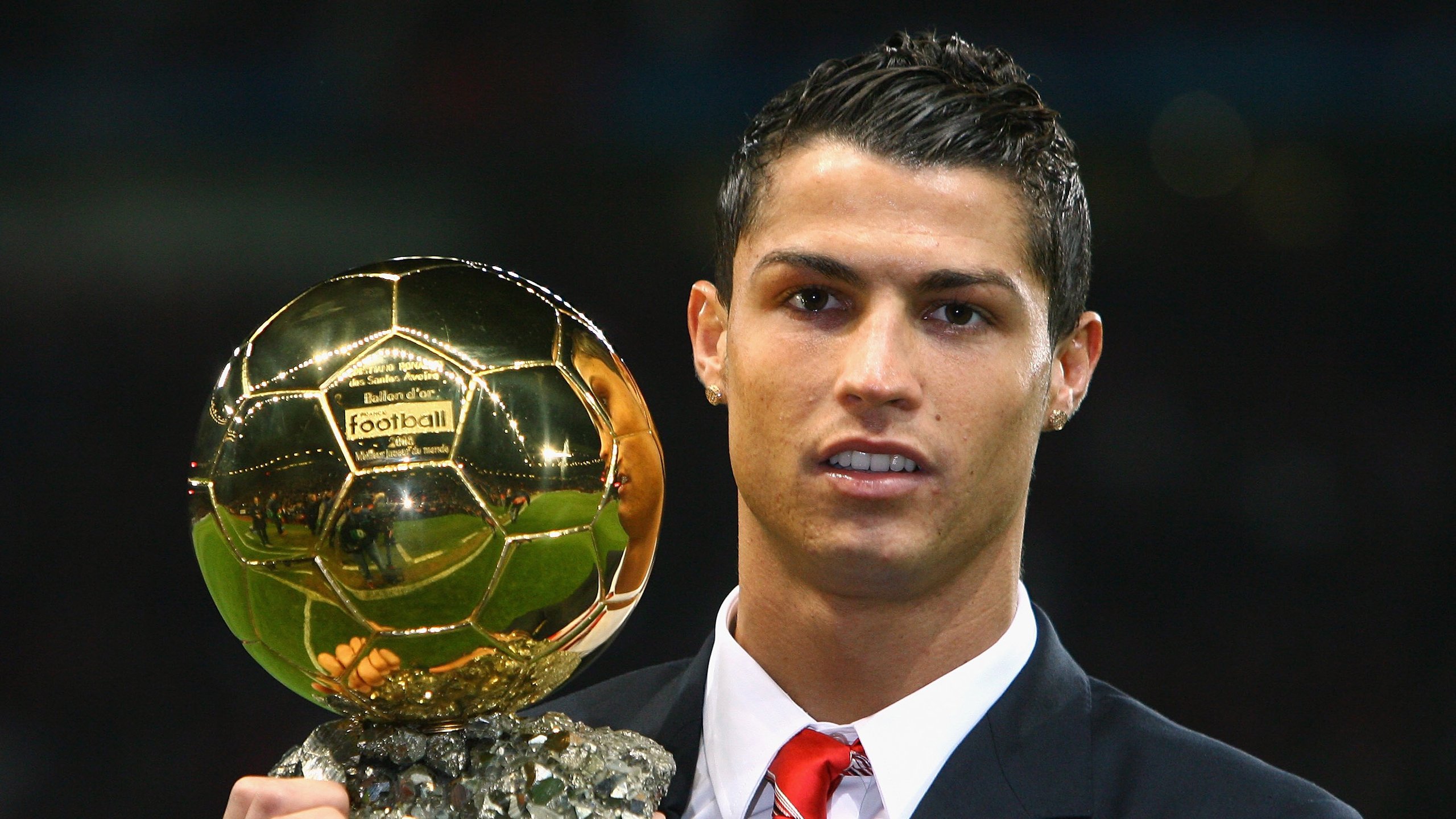 欧冠半决赛焦点战，拜仁掀翻比利亚雷亚尔的战术解析