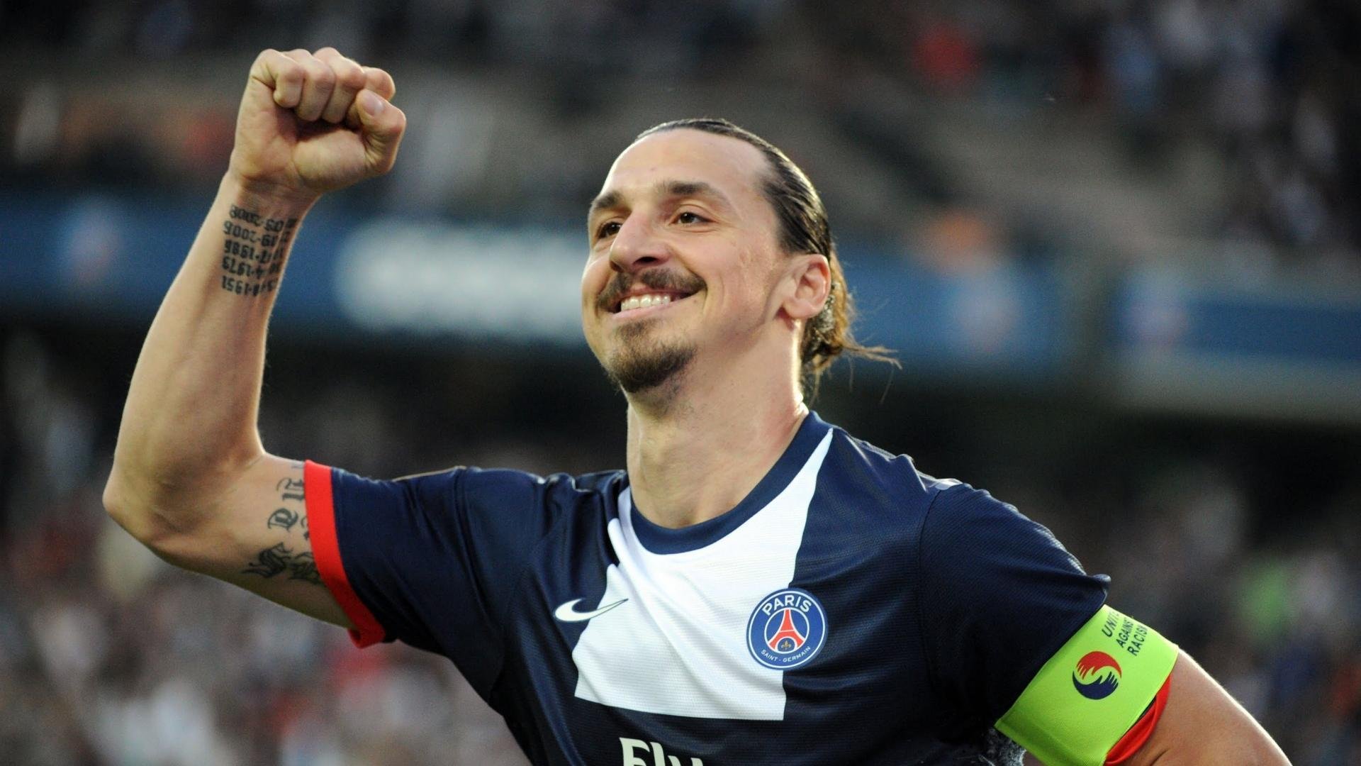 弗拉霍维奇绝杀爆发,巴黎圣日耳曼争冠战险胜那不勒斯