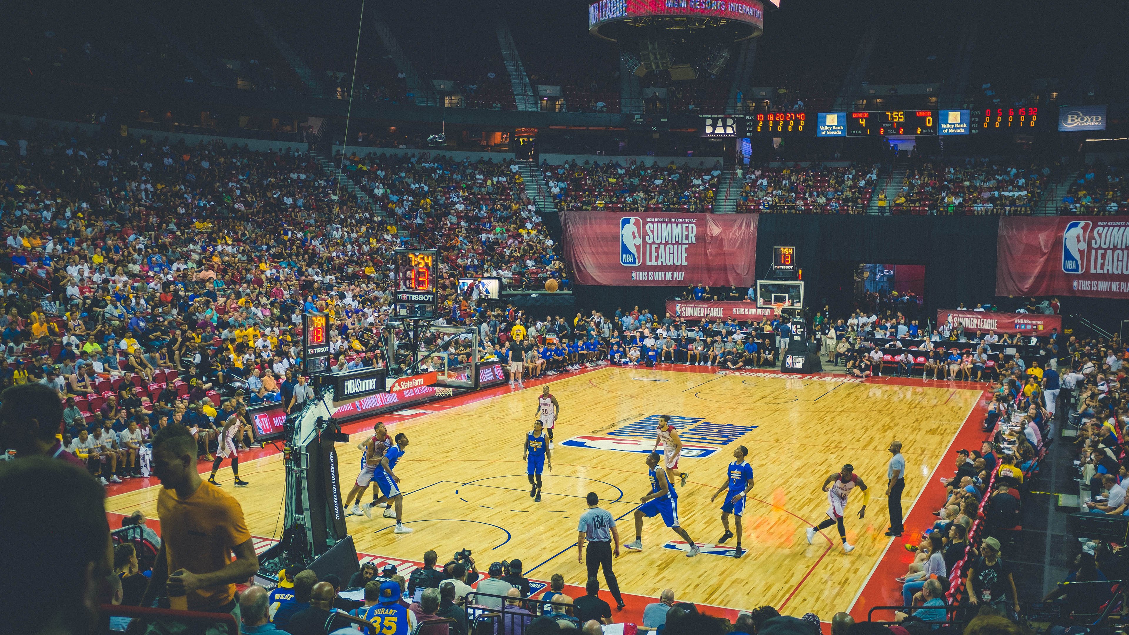 阿尔瓦雷斯稳定输出不掉线，新西兰生死战力克加拿大